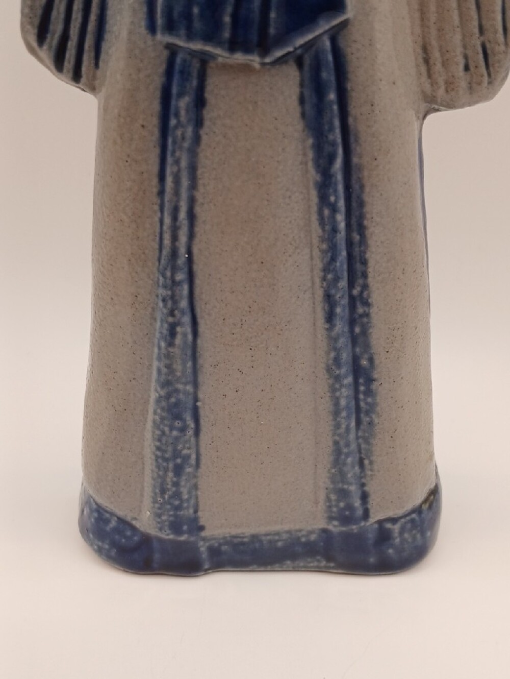 7" Rowe Pottery Works RPW Singing Angel Bell 2000 - Picture 6 of 13